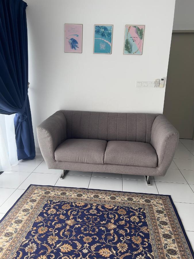 Dina Homestay Nilai Exterior photo