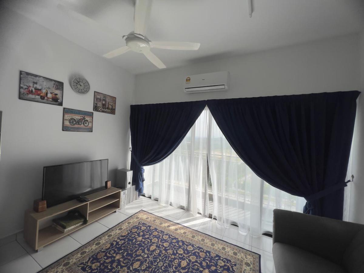 Dina Homestay Nilai Exterior photo