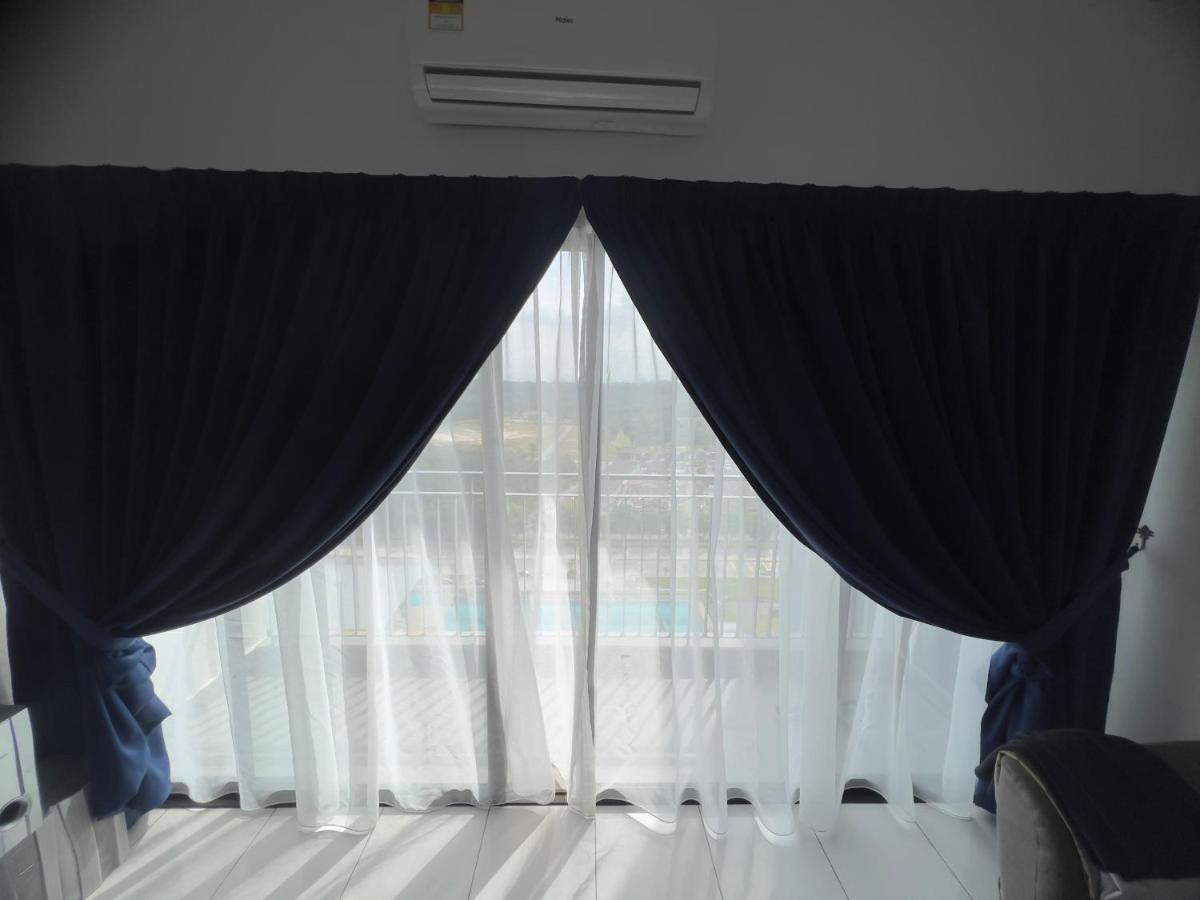 Dina Homestay Nilai Exterior photo